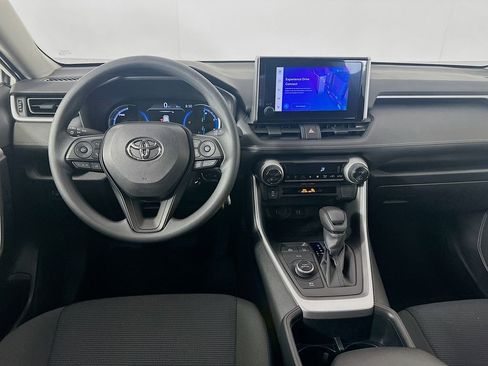 Certified 2025 Toyota RAV4 LE image 22
