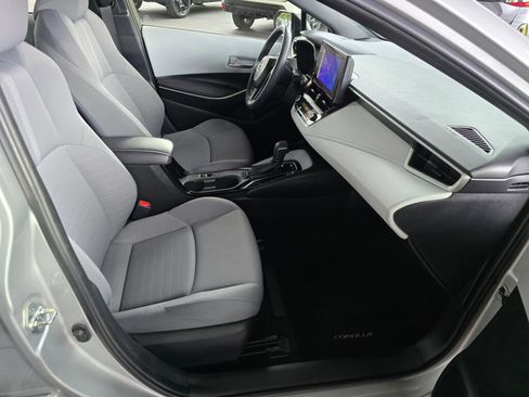 Used 2024 Toyota Corolla SE w/ SE Package FWD image 11
