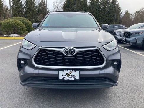 Used 2023 Toyota Highlander XLE image 13