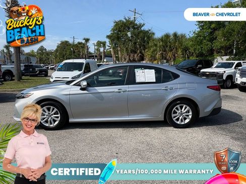 Used 2025 Toyota Camry LE FWD image 4