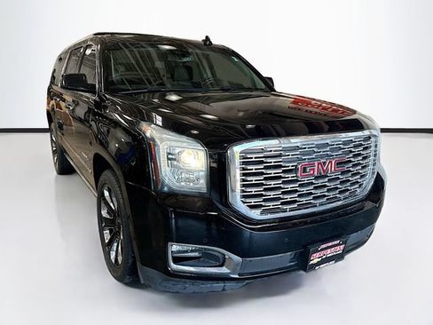 Used 2018 GMC Yukon XL Denali w/ Denali Ultimate Package AWD/4WD image 3