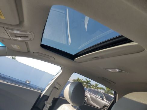 Used 2022 Kia Niro EX Premium image 17