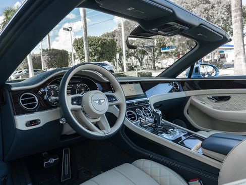 Used 2022 Bentley Continental GT image 16