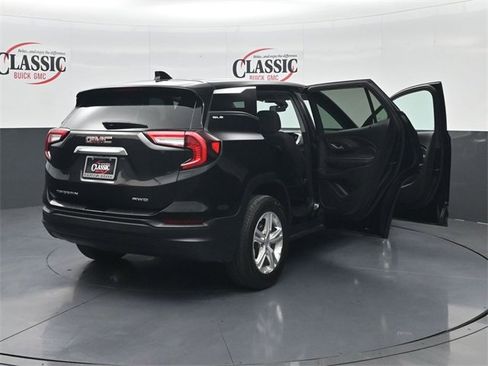 Used 2024 GMC Terrain SLE image 35