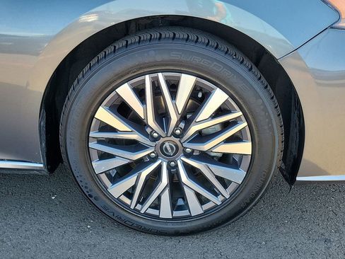 Used 2023 Nissan Altima 2.5 SV image 5