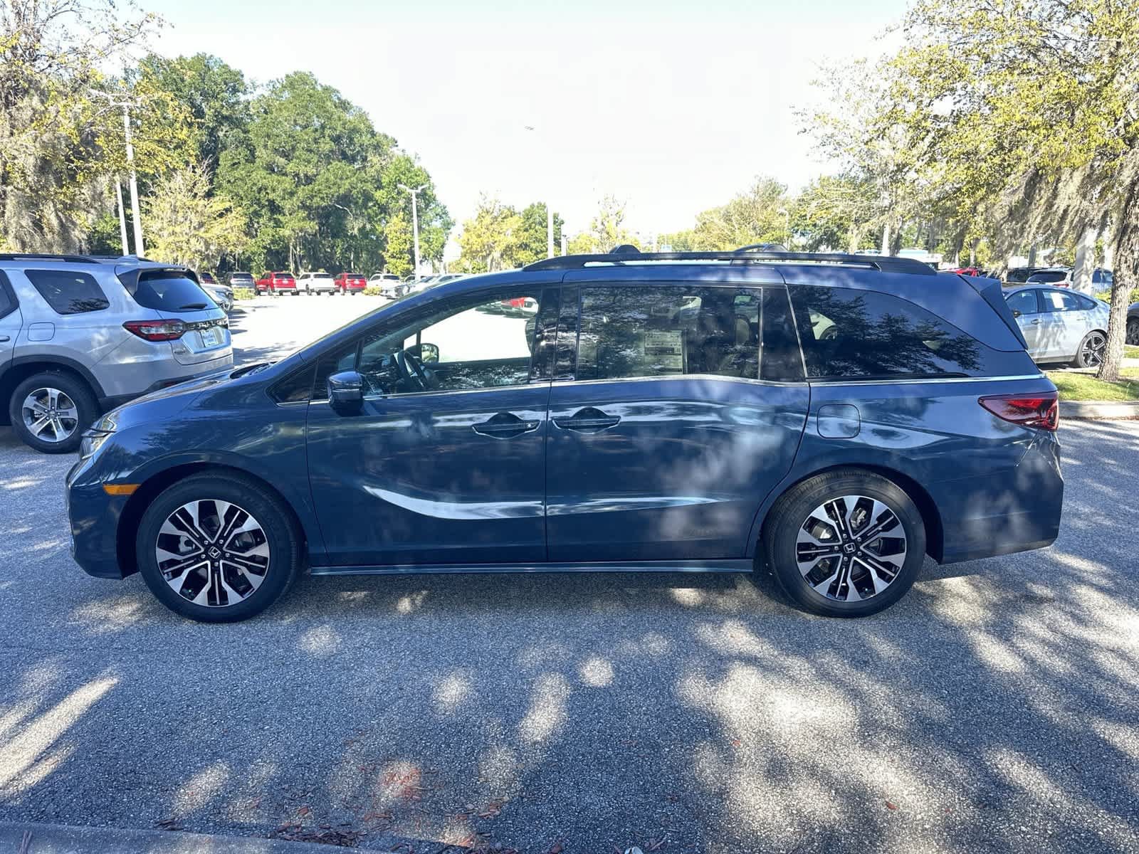New 2027 Honda Odyssey Elite image 3