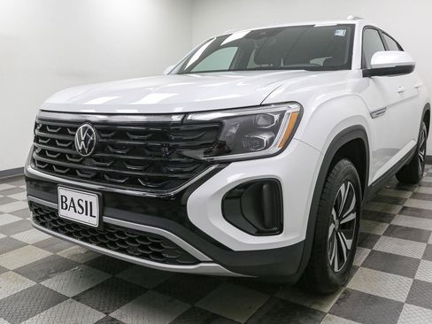 New 2026 Volkswagen Atlas Cross Sport SE image 4