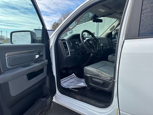 Used 2017 RAM 1500 Classic SLT image 11