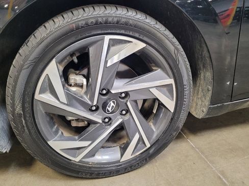 Used 2025 Hyundai Elantra SEL FWD image 31