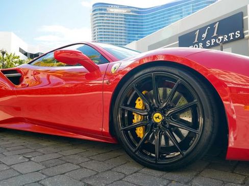 Used 2018 Ferrari 488 GTB image 36
