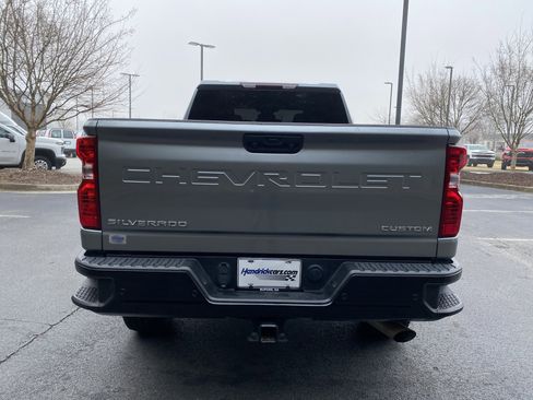 Used 2024 Chevrolet Silverado 2500 Custom w/ Custom Convenience Package image 8