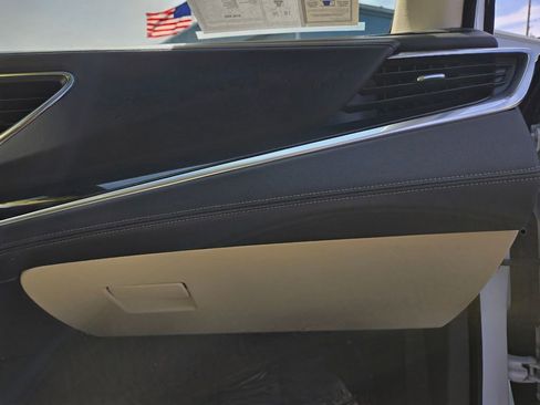 Used 2022 Buick Enclave Essence image 48