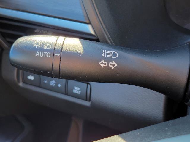 Used 2025 Nissan Altima 2.5 SV FWD image 16