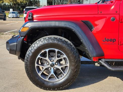 Used 2024 Jeep Wrangler Sport image 9