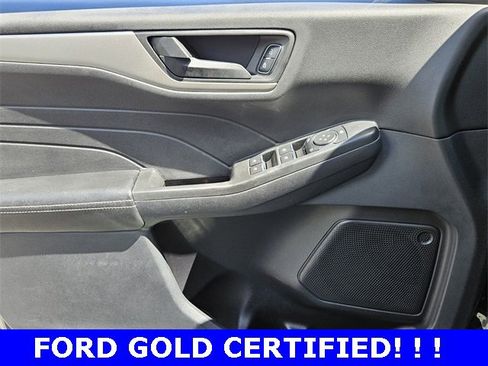 Certified 2022 Ford Escape SE w/ SE Sport Appearance Package image 31