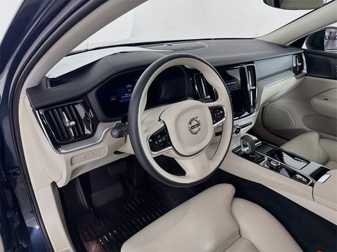 Used 2024 Volvo S60 T8 Ultimate w/ Climate Package image 4