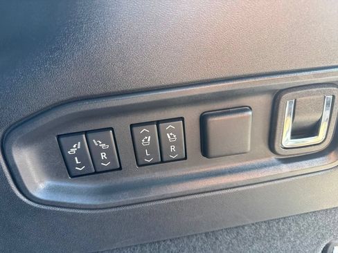Used 2026 Cadillac Vistiq Platinum w/ LPO, Floor Liner Package AWD/4WD image 37
