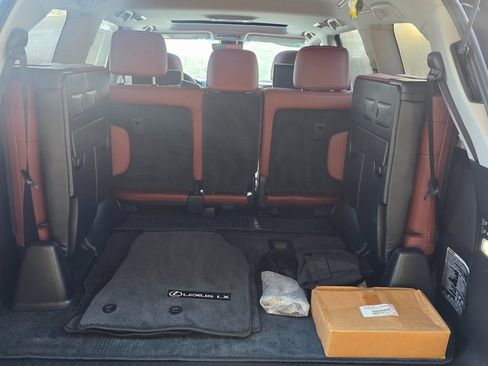 Used 2017 Lexus LX 570 4WD image 20