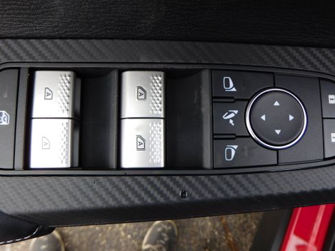 New 2026 Mitsubishi Outlander SE image 13