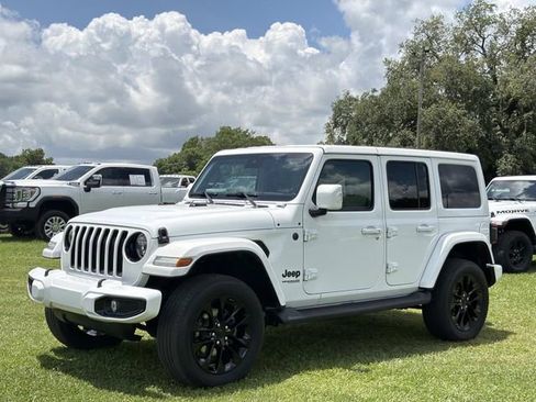 Used 2022 Jeep Wrangler Unlimited Sahara AWD/4WD image 13