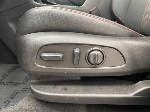 Used 2023 Chevrolet Equinox RS AWD/4WD image 11