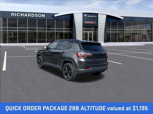 Used 2018 Jeep Compass Altitude w/ Popular Equipment Group image 3