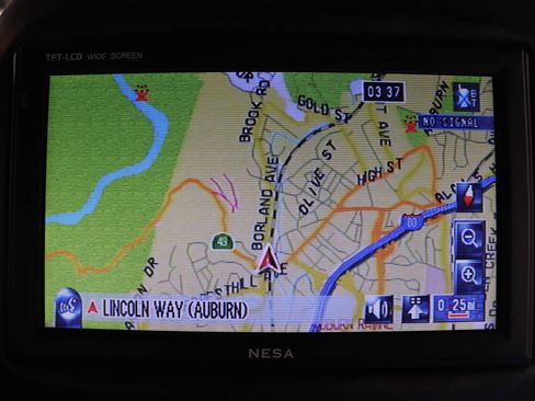 Used 2005 HUMMER H2 w/ Preferred Equipment Group image 46