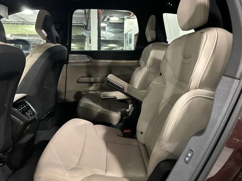 Certified 2025 Volvo EX90 Ultra image 22