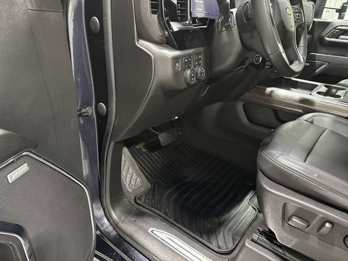 Used 2024 Chevrolet Silverado 2500 LTZ w/ LTZ Texas Edition AWD/4WD image 10