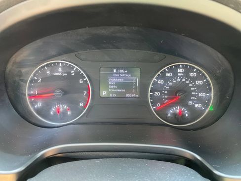 Used 2023 Kia Seltos LX AWD/4WD image 26