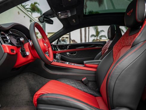 Used 2022 Bentley Continental GT image 29
