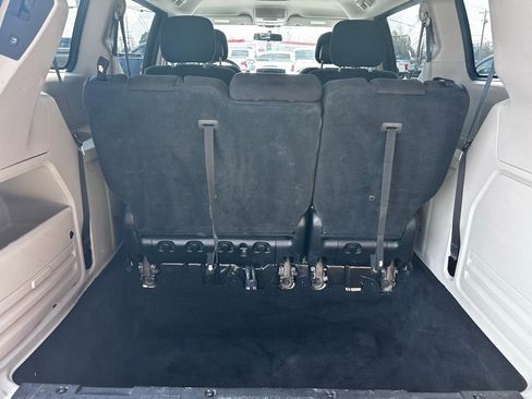Used 2014 Dodge Grand Caravan SXT FWD image 6