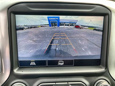 Used 2021 Chevrolet Silverado 1500 LT Trail Boss w/ Convenience Package II AWD/4WD image 14