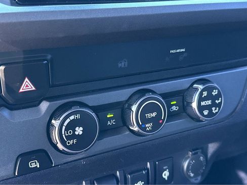 Used 2020 Toyota Tacoma TRD Sport image 26