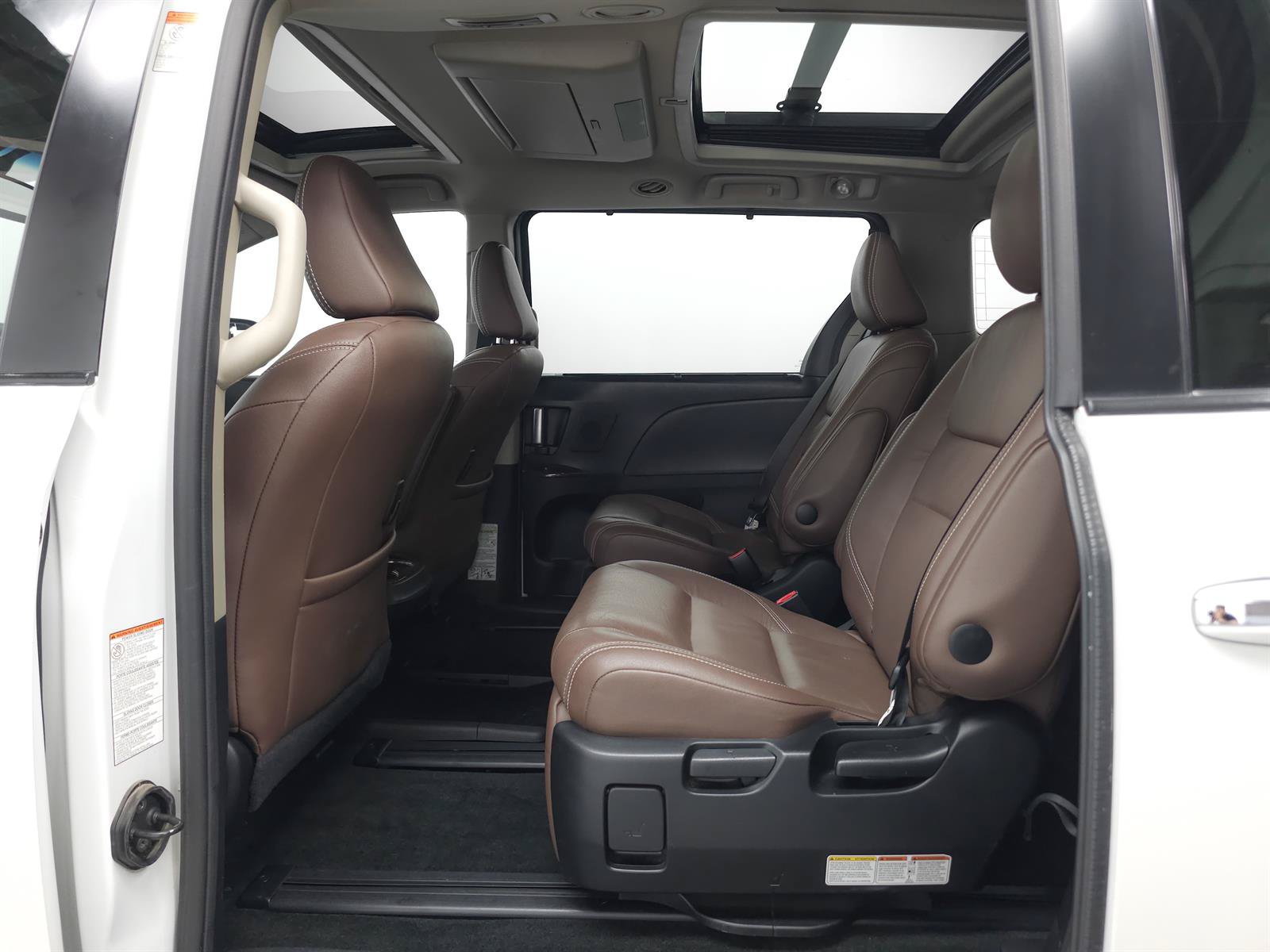 Used 2017 Toyota Sienna Limited Premium w/ Advanced Technology Package FWD image 9