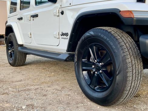 Used 2021 Jeep Wrangler Unlimited Sahara image 20