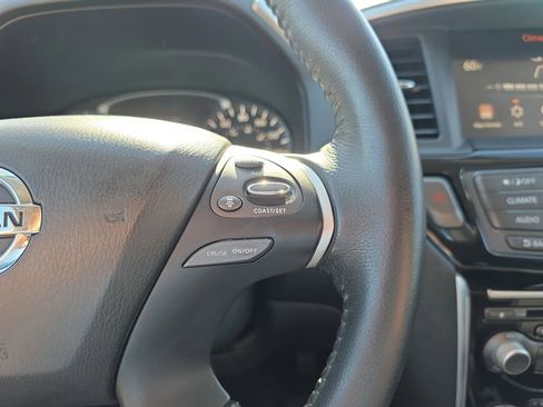 Used 2019 Nissan Pathfinder SV FWD image 20
