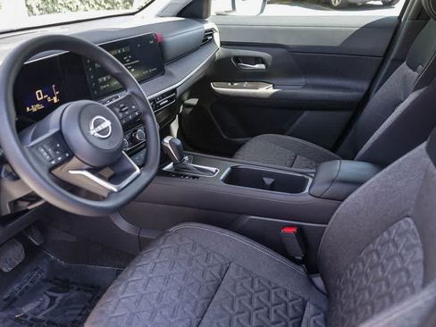 Used 2025 Nissan Kicks SV FWD image 15