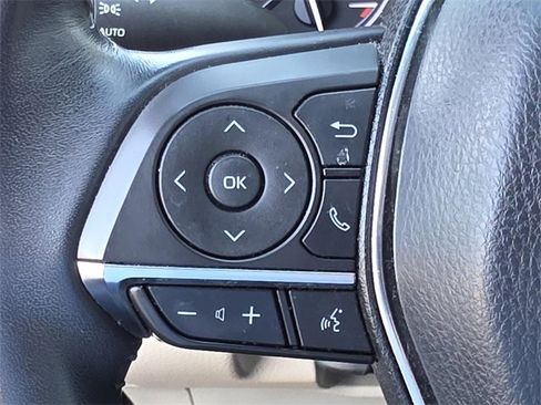 Used 2019 Toyota Camry XLE image 23