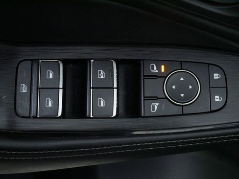 Used 2022 Nissan Rogue SL w/ SL Premium Package image 17