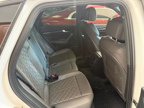 Used 2018 Audi SQ5 Prestige w/ Prestige Package image 9