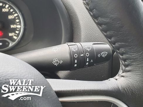 Used 2019 Jeep Renegade Latitude w/ Cold Weather Group image 19