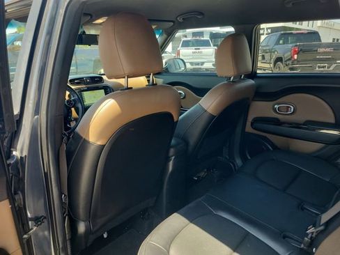 Used 2016 Kia Soul + w/ Audio Package FWD image 9