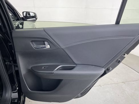 Used 2017 Honda Accord EX-L image 21