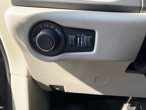 Used 2023 Chrysler Voyager LX FWD image 26