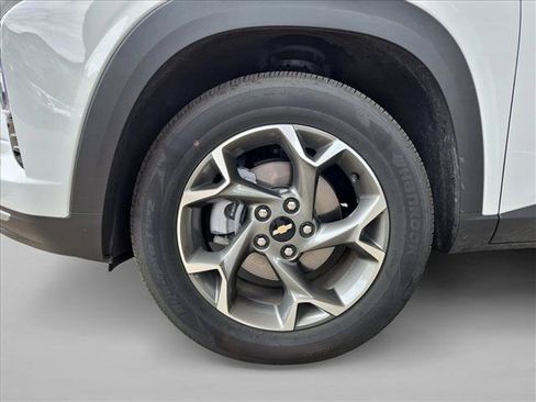 Used 2026 Chevrolet Trax LT FWD image 22