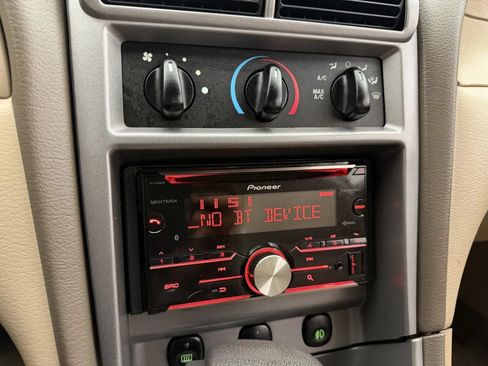 Used 2004 Ford Mustang GT RWD image 15