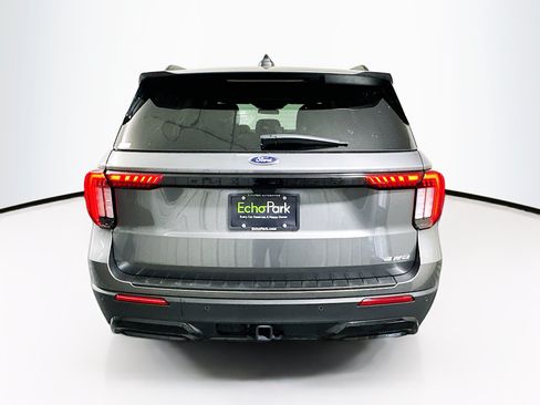 Used 2025 Ford Explorer ST-Line w/ ST-Line Street Pack AWD/4WD image 7