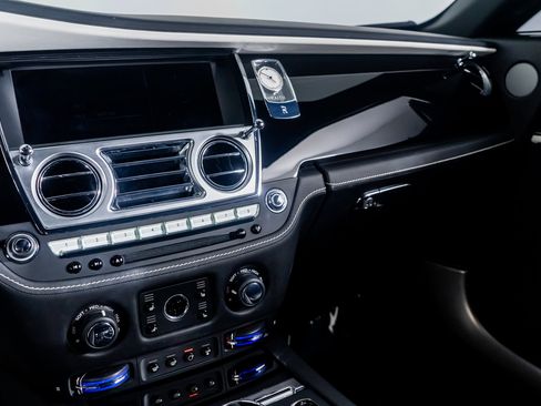 Used 2019 Rolls-Royce Wraith image 41