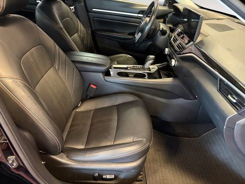 Used 2024 Nissan Altima 2.5 SR w/ SR Premium Package FWD image 15